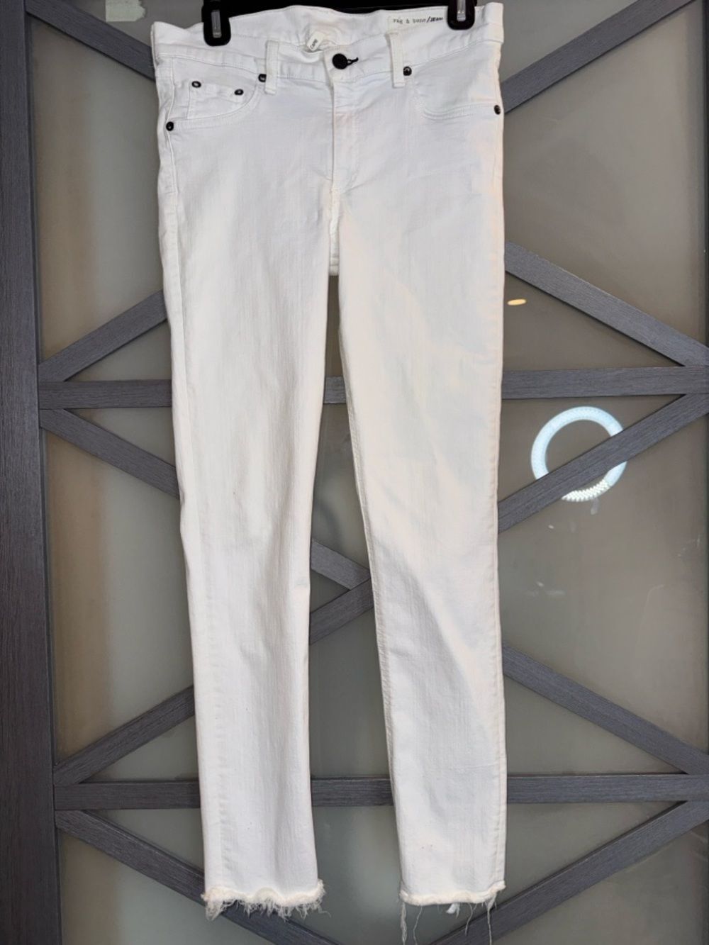 Rag and Bone White Skinny Denim Capris- Classic Slim Fit